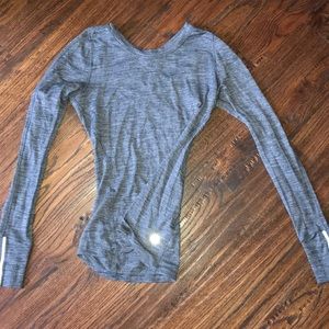 Long sleeved lulu lemon top